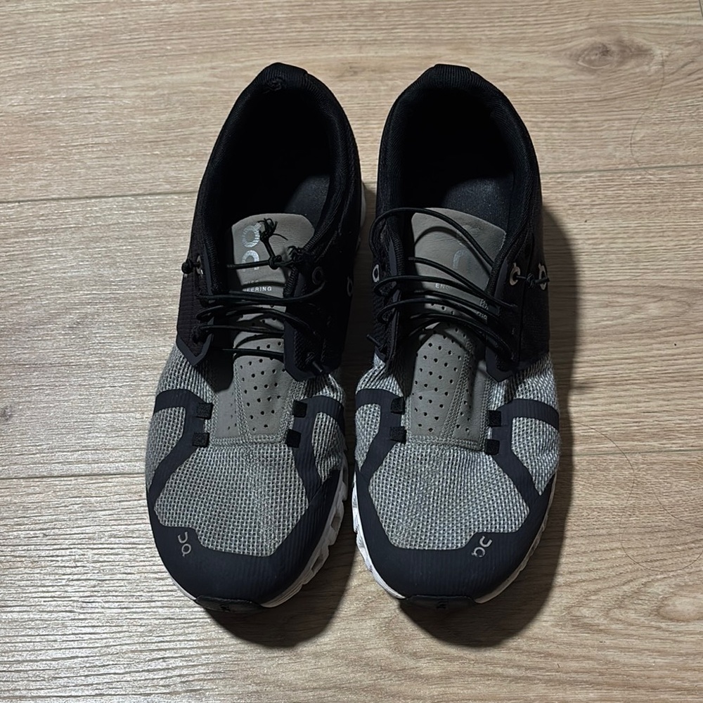 On cloud Running Men's Athletic Shoes Black and Gray size 11